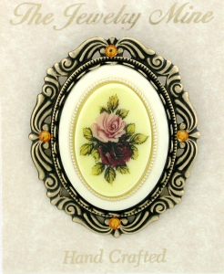 vintage look victorian style fashion brooch