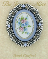 vintage look victorian style fashion brooch