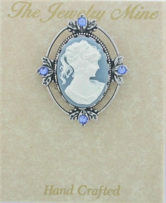 vintage look Victorian style cameo costume brooch